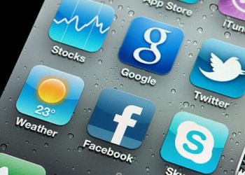 Facebook ve Google evden çalışmayı yıl sonuna kadar uzattı